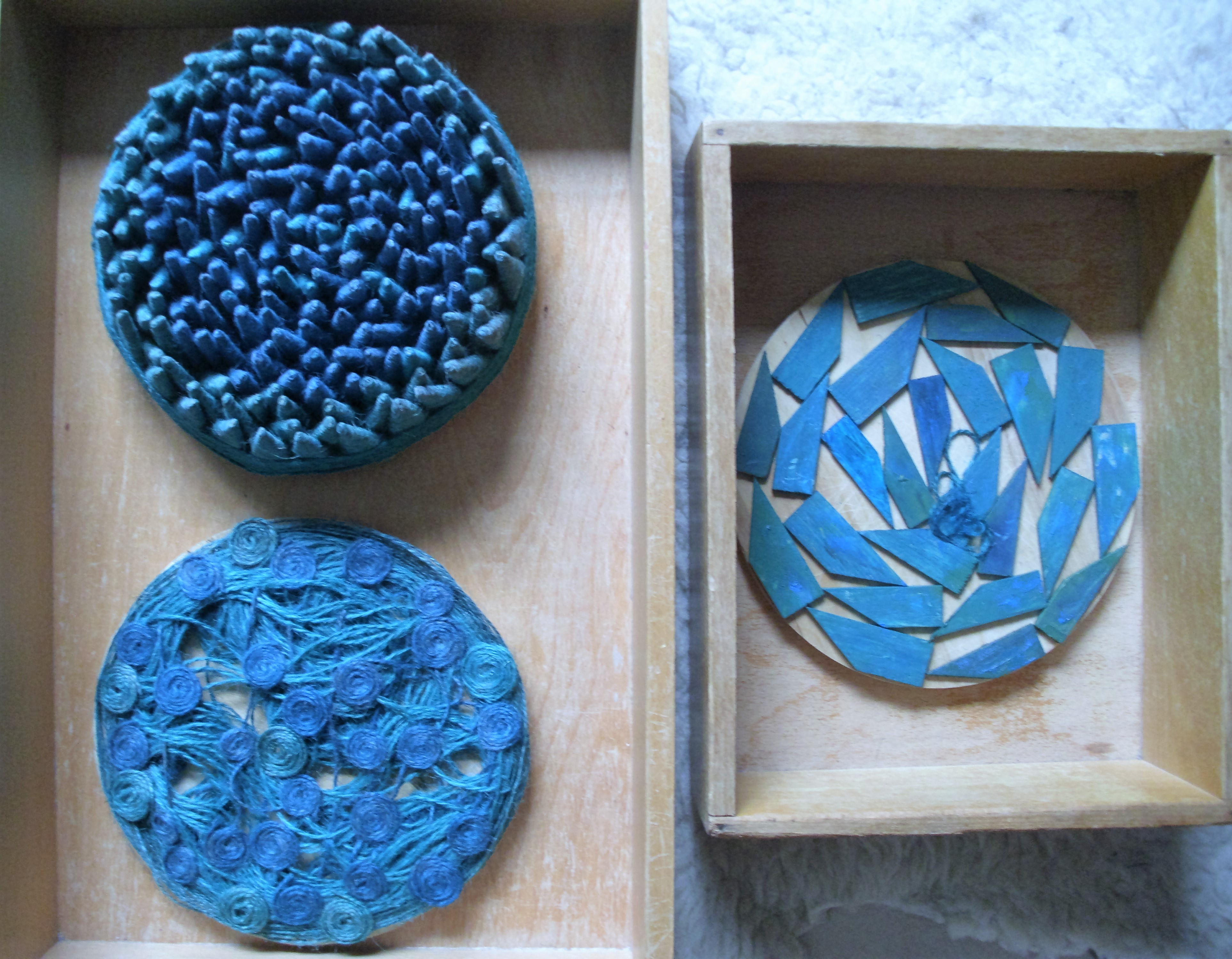 "1, 2, 3", Jutefaden, Holzkeile, &Ouml;l/Holzk&auml;sten, 3tlg.  Holzkeile,&Ouml;l/Holzk&auml;sten,3tlg.,46x30, 24x30, 2015